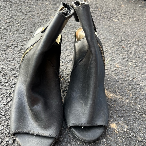 Madden girl peep toe booties - Picture 2 of 4